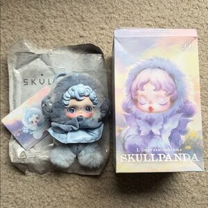 Pop Mart- Skullpanda L’Impressionnisme Plush Pendant Blind Box, DEW